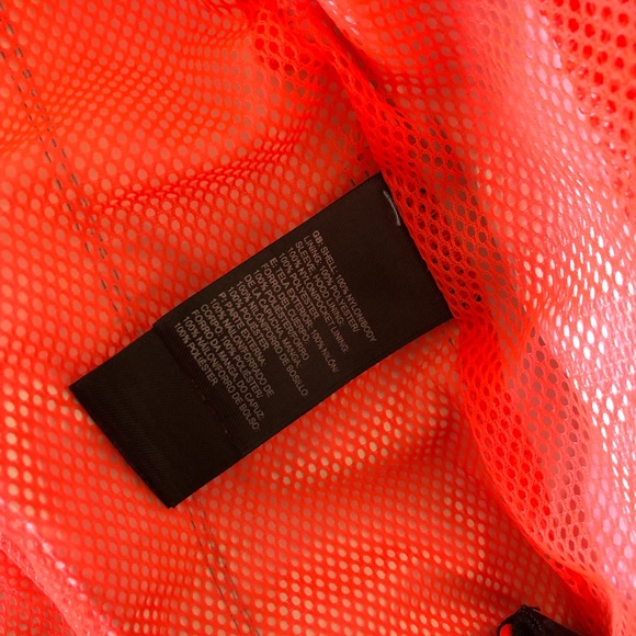 {The North Face} Women’s lightweight windbreaker jacket - Picture 8 of 9